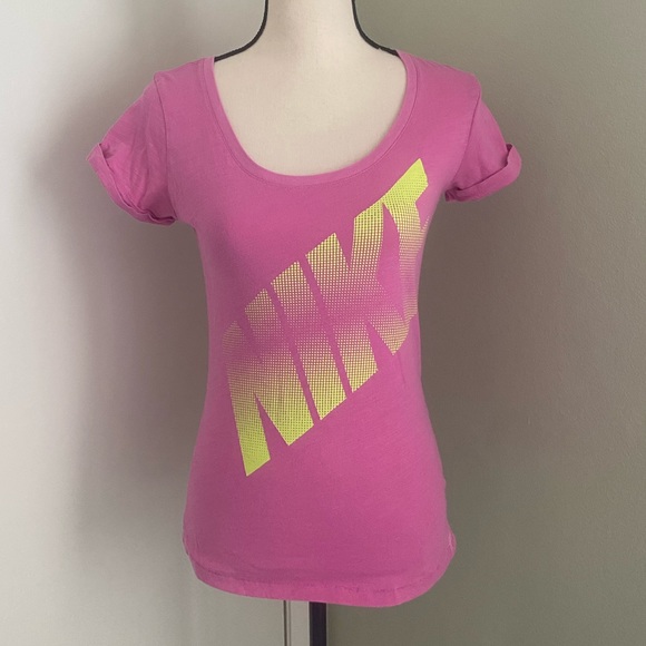 Nike Tops - ❤️3x$20 - Nike Women’s T-shirt